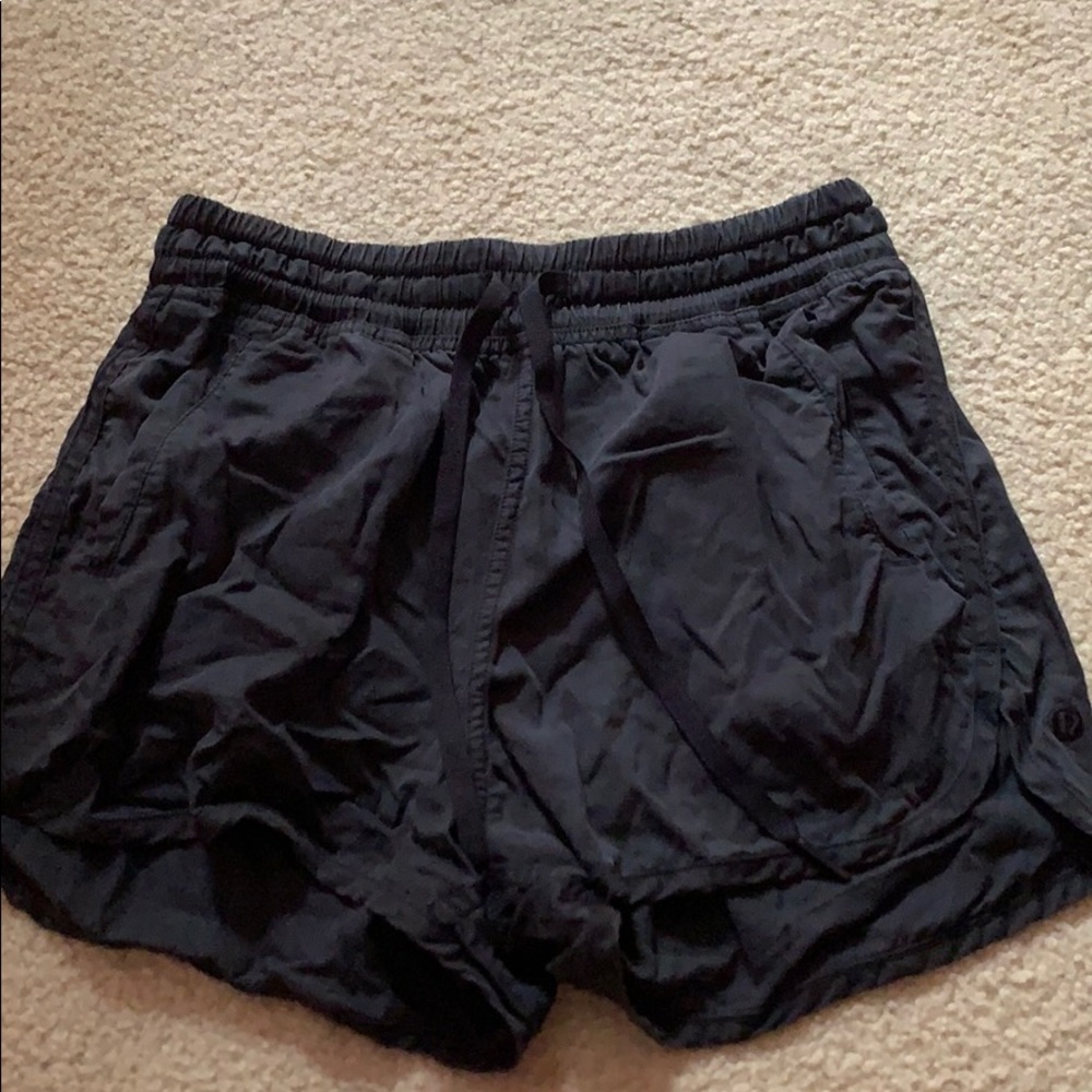 Lululemon black/grey shorts
